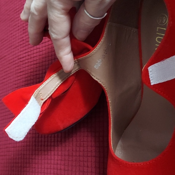 Adorable Red Kitten Heels - Picture 6 of 6